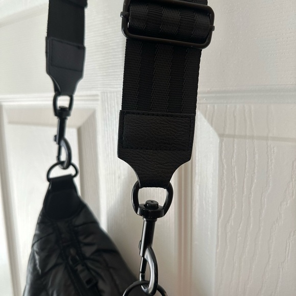 Think Royln Elton Black Quilted Large Crossbody Hobo Bag with adjustable Strap - Picture 2 of 7